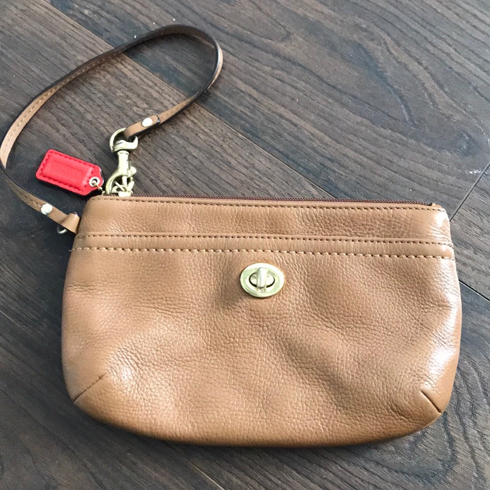 Coach Wristlet (Brown)